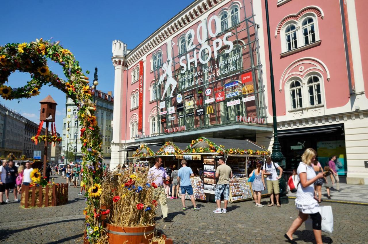 Albergue The Republic Garden Praga Exterior foto